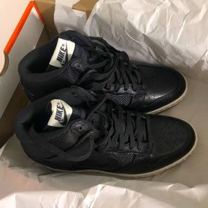 Women's Nike Dunk Sky Hi Wedge Sneaker